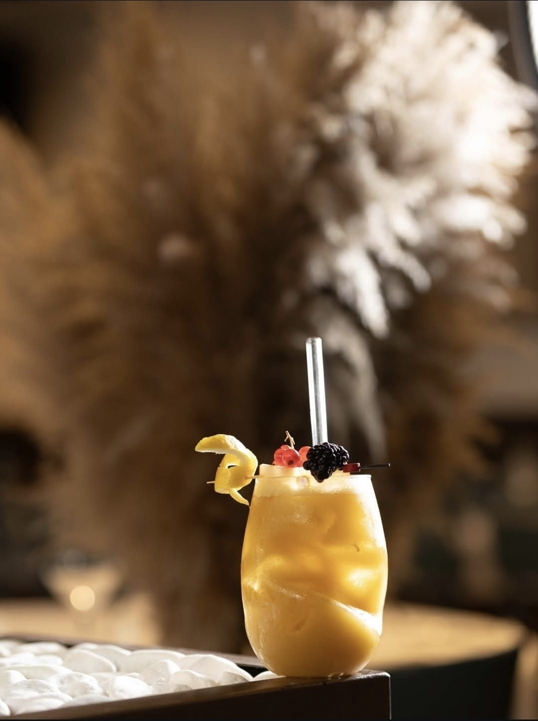 Cocktail tropical signature